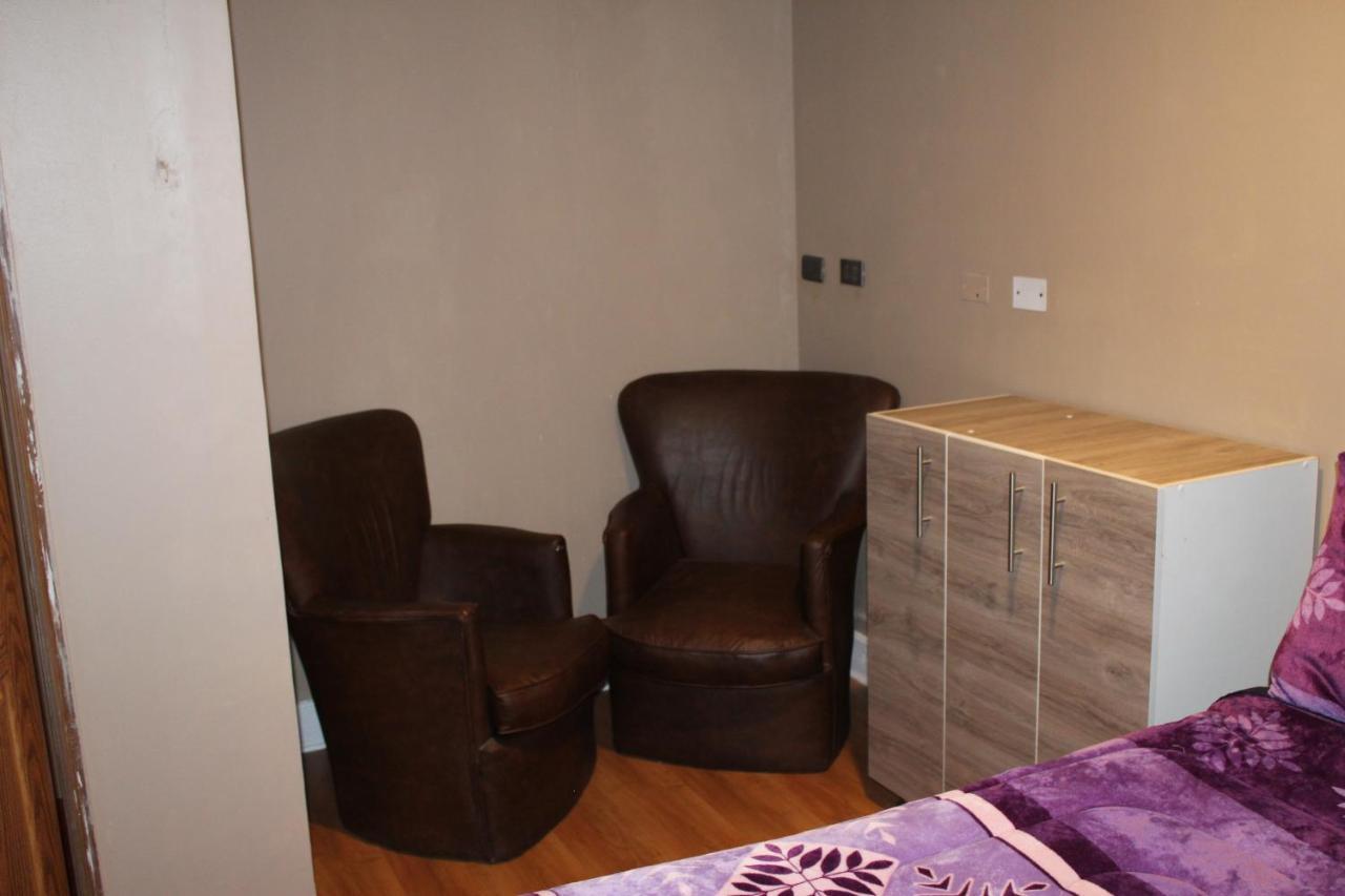 Familienzimmer mit Gemeinschaftsbad