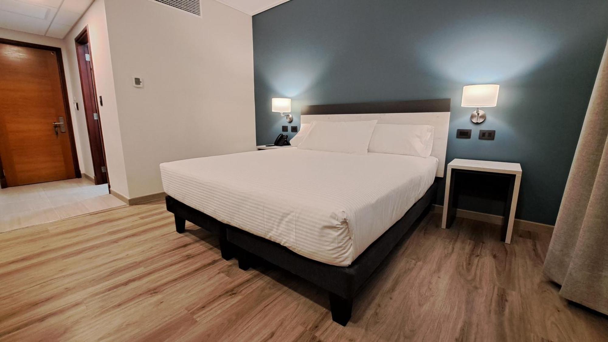 Double Room,1588015165:JPEG