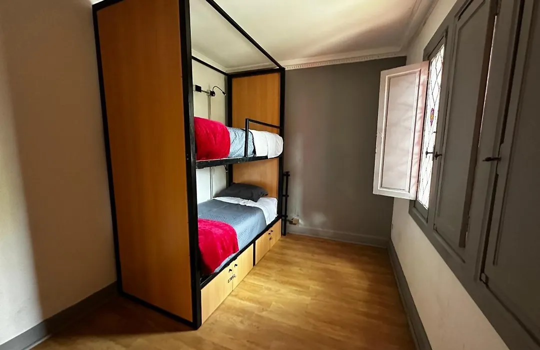 We Love Hostel-1